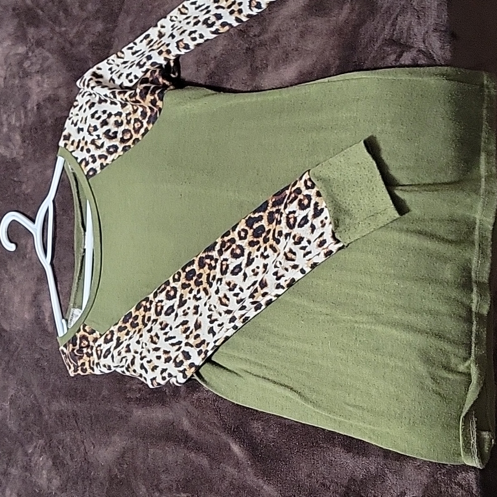 Sweater material long sleeve shirt